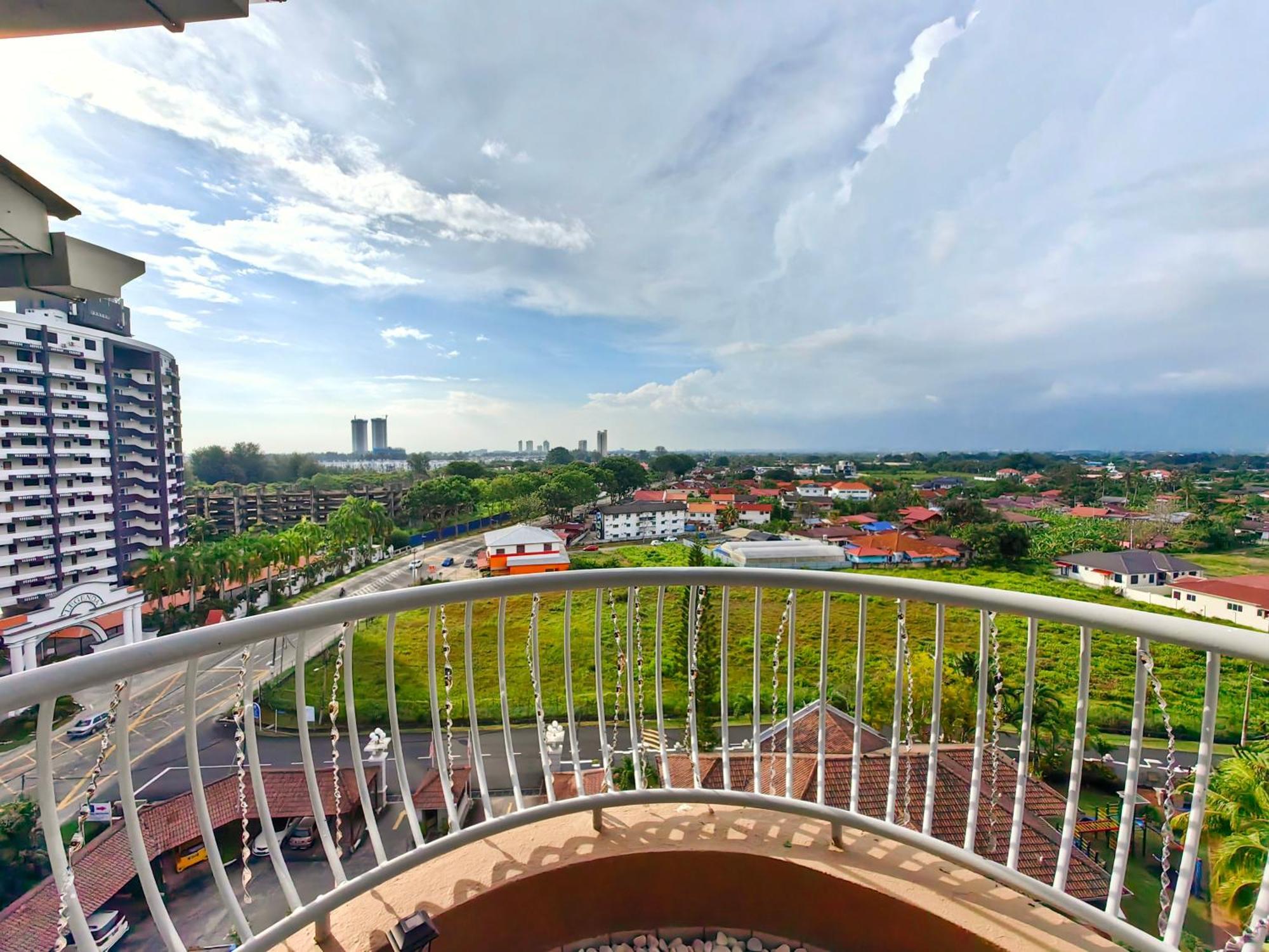 Melaka Gx Homestay Resort Pool View P0804 With Netflix, Tvbox And Games Exterior photo